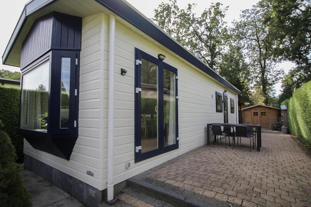 Chalet Voorzien Van Alle Gemakken In Een Bosrijke Omgeving Voorthuizen Buitenkant foto