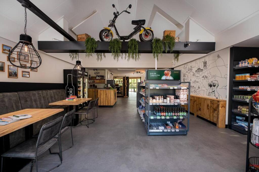 Chalet Voorzien Van Alle Gemakken In Een Bosrijke Omgeving Voorthuizen Buitenkant foto